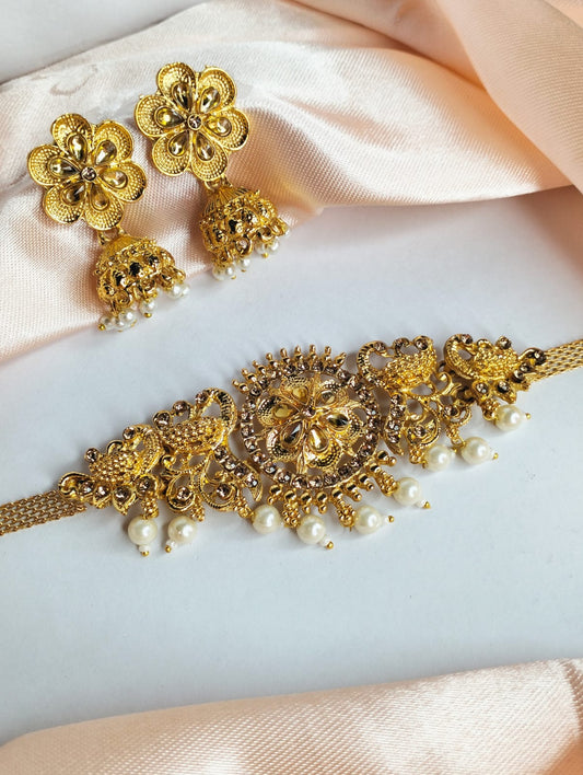 Jewellery Chokher With Earrings " Gold Plated Alloy Chokher"